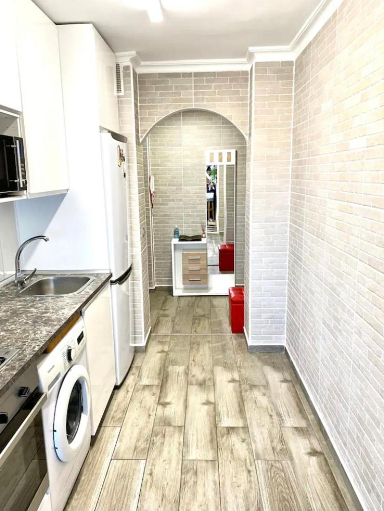 Shared Apartment! Piso Compartido! Общая Квартира! Siviglia Esterno foto
