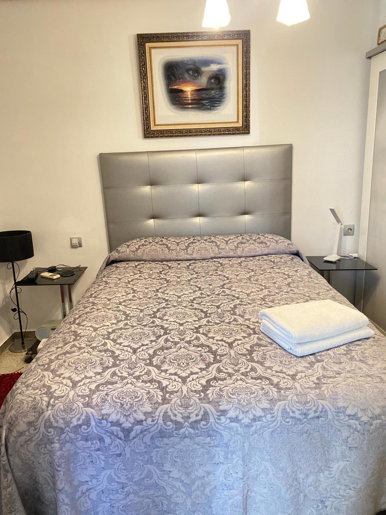 Shared Apartment! Piso Compartido! Общая Квартира! Siviglia Esterno foto