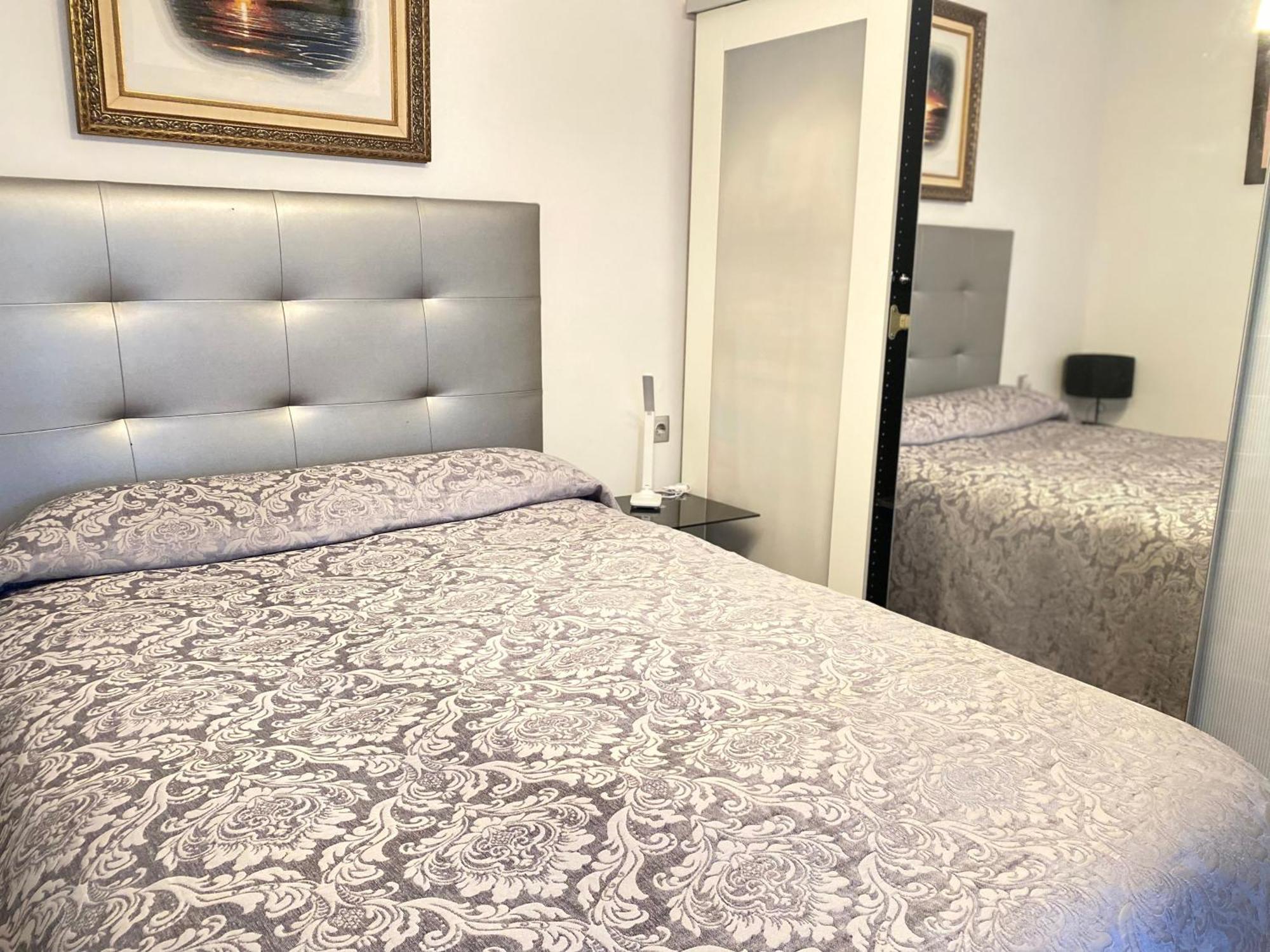 Shared Apartment! Piso Compartido! Общая Квартира! Siviglia Esterno foto