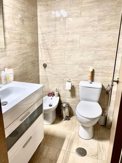 Shared Apartment! Piso Compartido! Общая Квартира! Siviglia Esterno foto