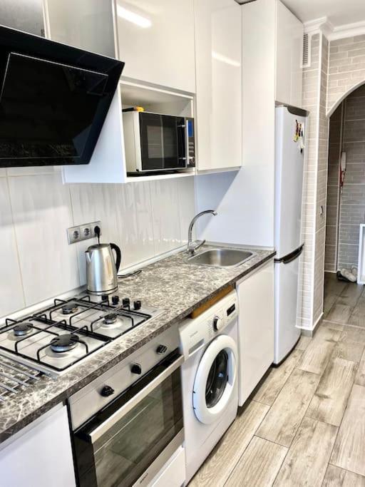 Shared Apartment! Piso Compartido! Общая Квартира! Siviglia Esterno foto