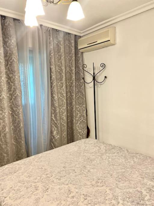 Shared Apartment! Piso Compartido! Общая Квартира! Siviglia Esterno foto