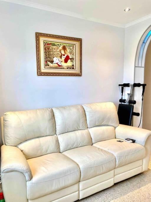 Shared Apartment! Piso Compartido! Общая Квартира! Siviglia Esterno foto