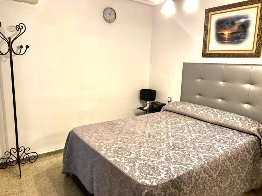 Shared Apartment! Piso Compartido! Общая Квартира! Siviglia Esterno foto