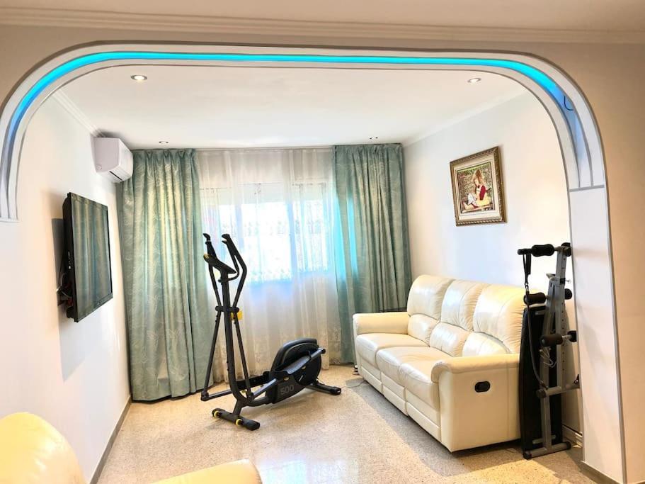 Shared Apartment! Piso Compartido! Общая Квартира! Siviglia Esterno foto