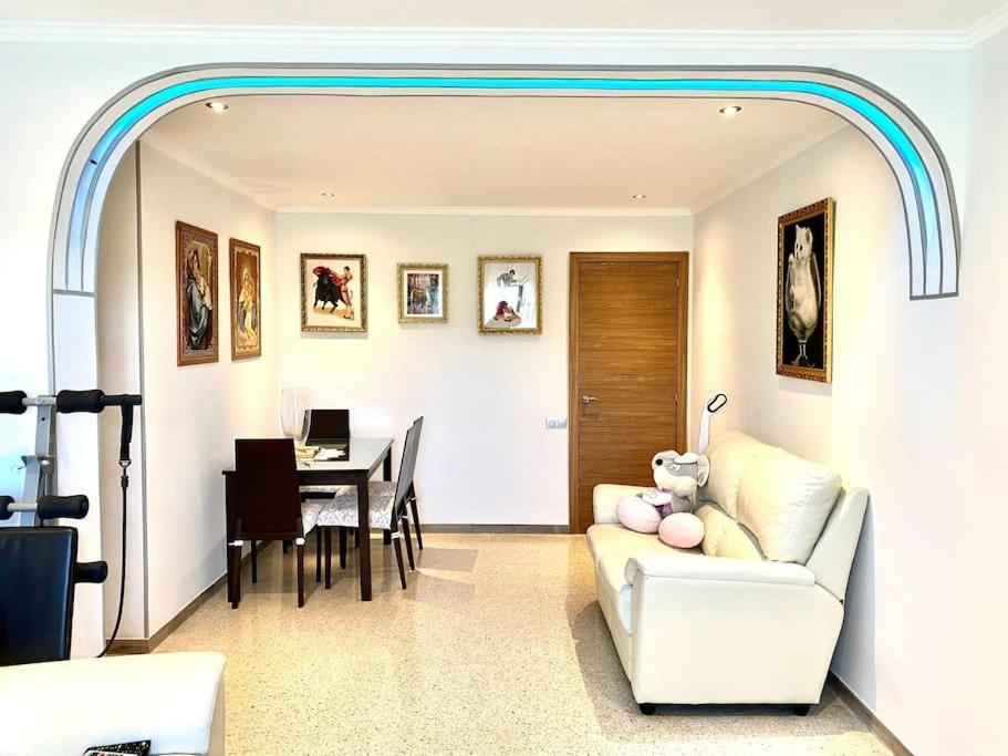 Shared Apartment! Piso Compartido! Общая Квартира! Siviglia Esterno foto